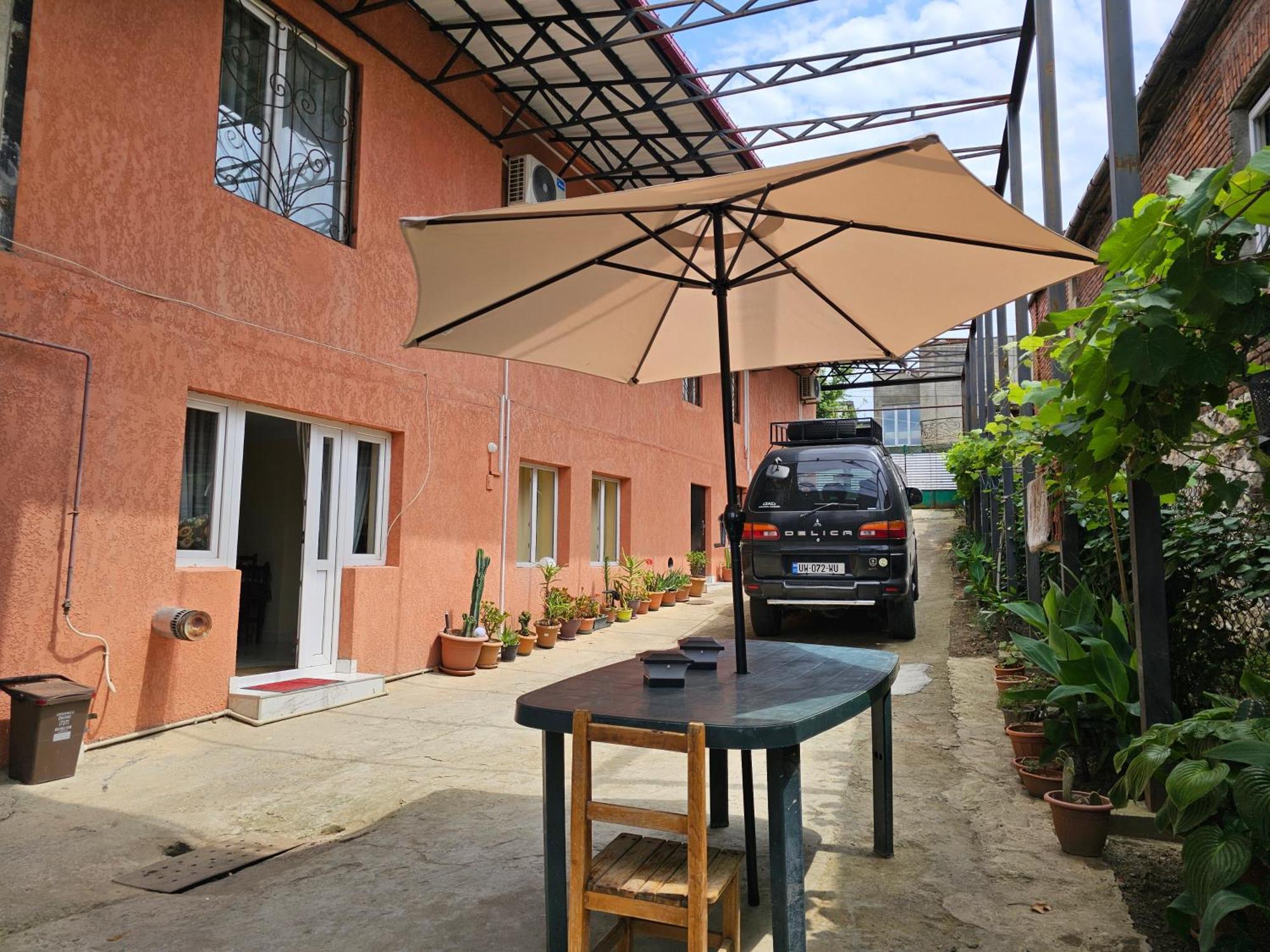 Guest House Amo Kutaisi Luaran gambar